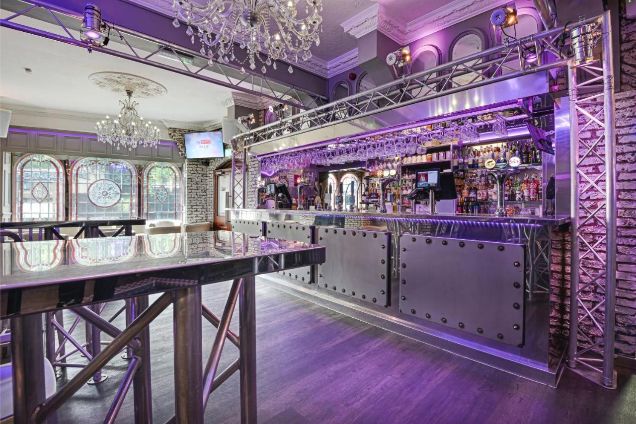 The George Hotel Уитби Экстерьер фото