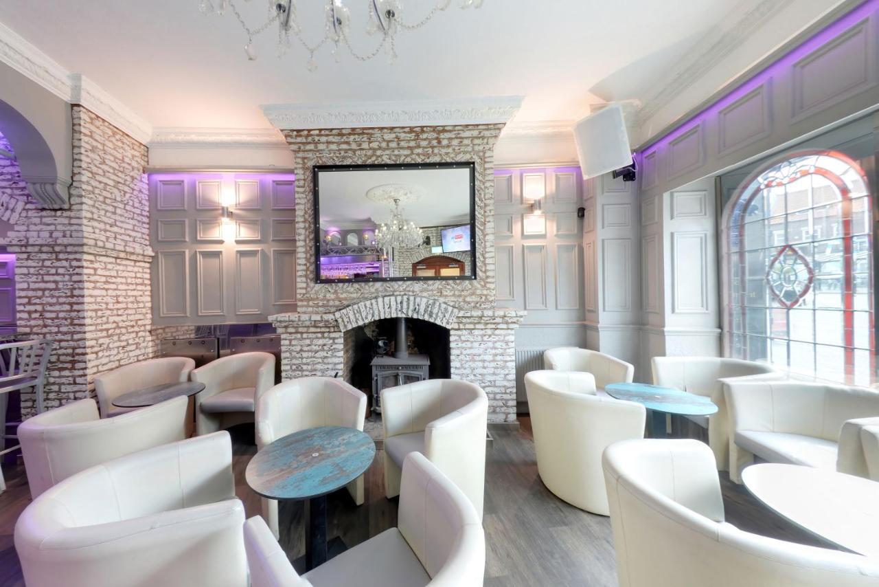 The George Hotel Уитби Экстерьер фото